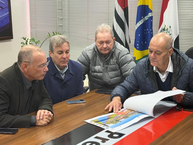 Prefeito de Presidente Prudente discute projeto de VLT com representantes da Infra S.A.