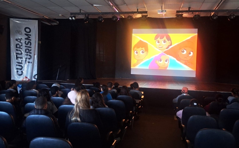 Alunos de Inúbia Paulista visitam Museu e assistem filme no Ponto MIS