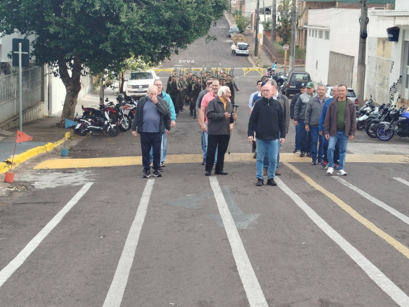 Homenagem do Tiro de Guerra de Adamantina ao Dia do Veterano