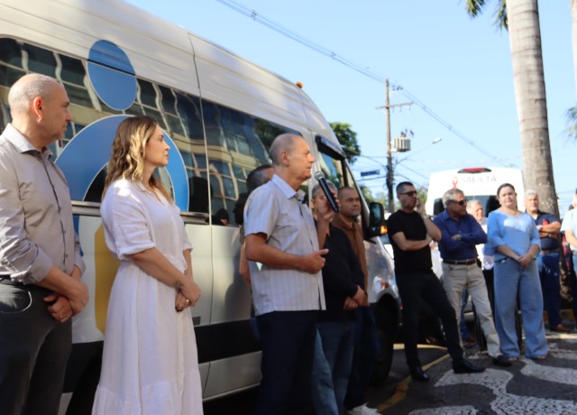 Prefeitura de Presidente Prudente entrega 11 novos veículos para saúde e administração