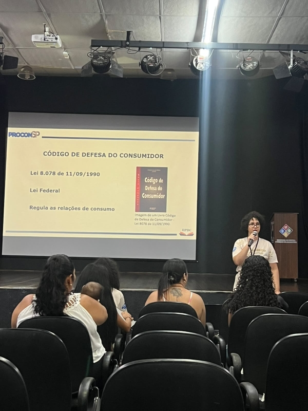 Procon de Adamantina oferece orientação aos consumidores na 10ª Hora do Mamaço