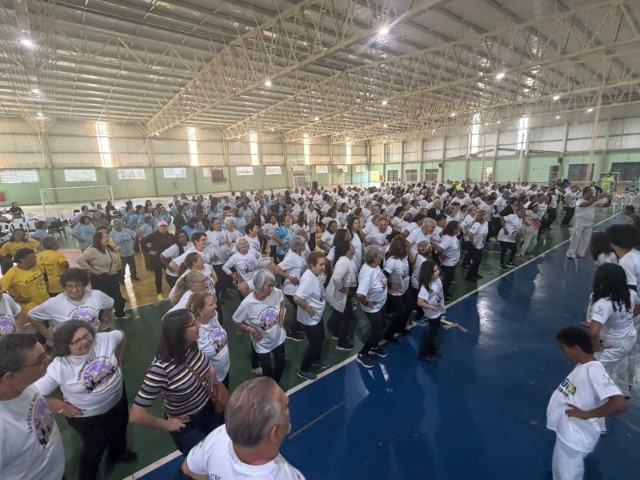 Encontro de Capoterapia reúne 400 idosos em Presidente Prudente