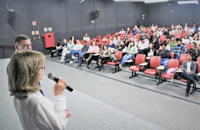 Palestra em Presidente Prudente aborda saúde mental e prevenção ao suicídio