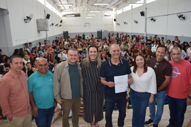 Escola Municipal Professor Ditão Celebra Revitalização com Grande Festa para Alunos e Famílias