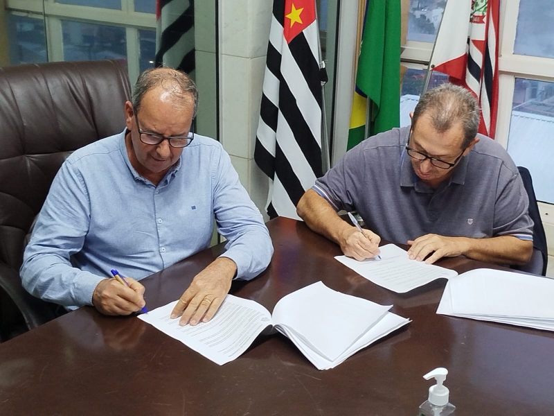 Adamantina firma convênio para melhorar planejamento urbano e mobilidade