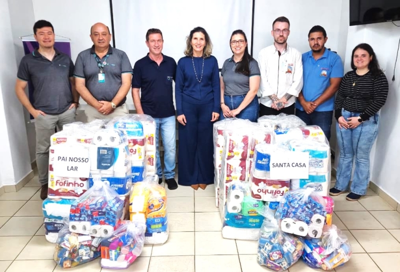Sicoob Nosso arrecada produtos para ajudar instituições de Adamantina