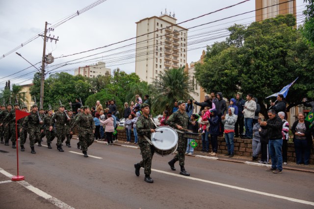 Desfile cívico-militar em Presidente Prudente celebra Independência do Brasil com grande público