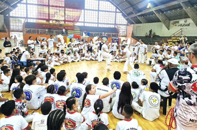 Festival de Capoeira em Adamantina reúne 320 pessoas e arrecada alimentos para famílias carentes