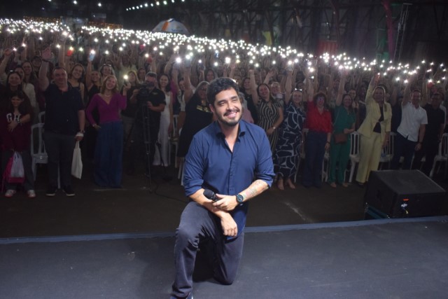 Prefeitura de Presidente Prudente Celebra Professores com Show Surpresa de Humorista