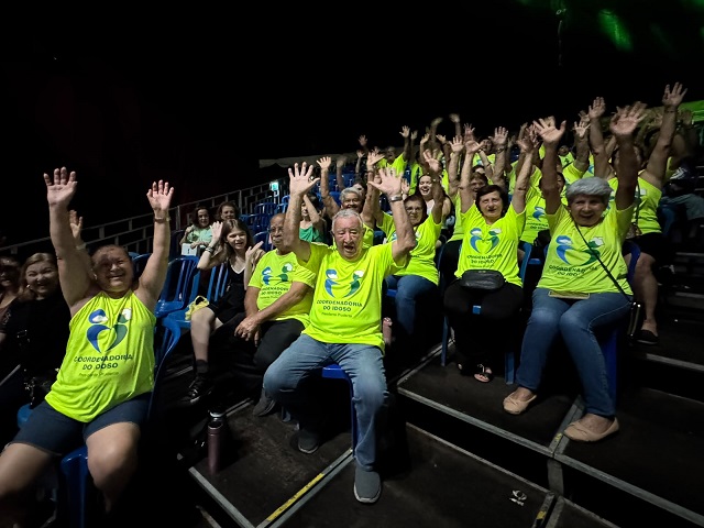 Idosos de Presidente Prudente Assistem ao Circo Fantástico em Evento Especial