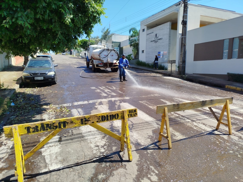 Prefeitura de Adamantina inicia reperfilamento asfáltico na Alameda Dr. Armando Salles Oliveira