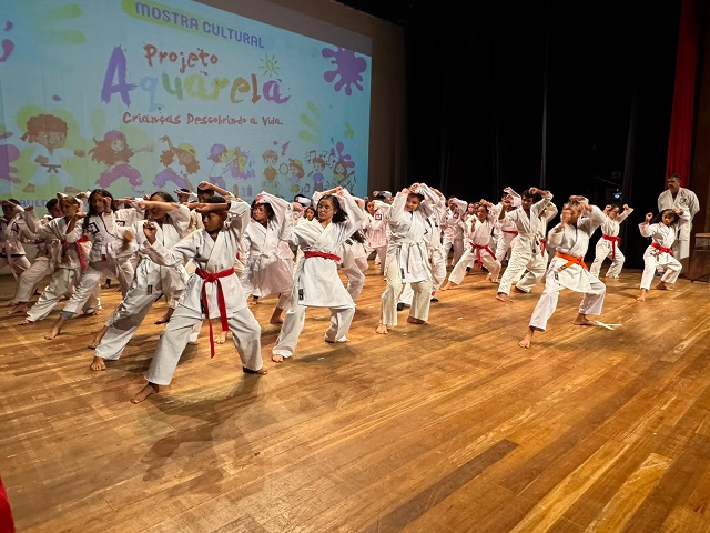 Estudantes Brilham na Mostra Cultural do Projeto Aquarela em Presidente Prudente